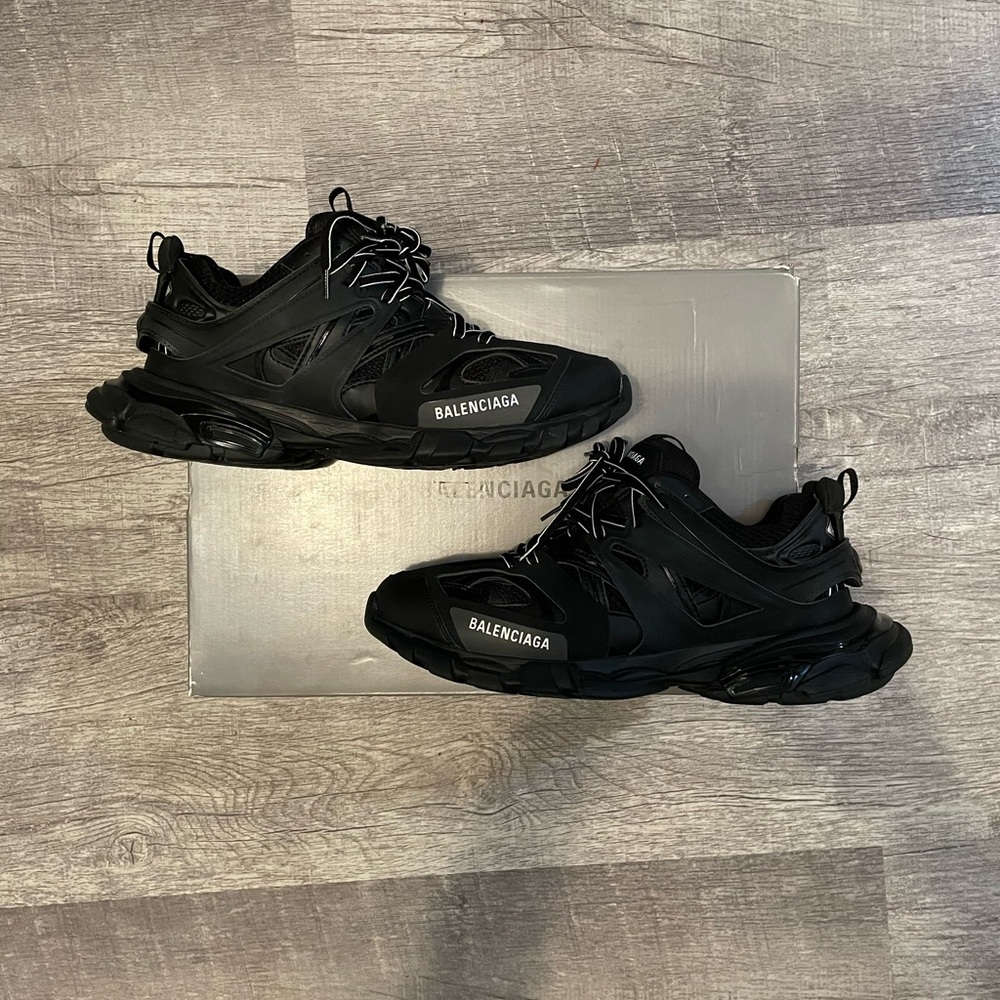 balenciaga track black